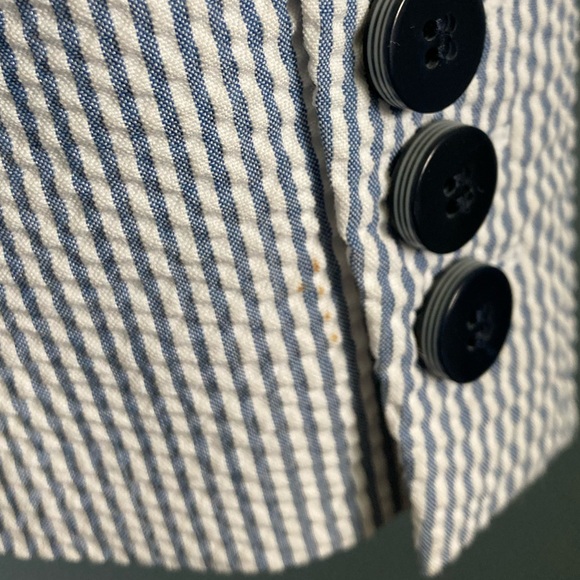 Light blue pinstripe blazer. H&M size 8 - Picture 7 of 9